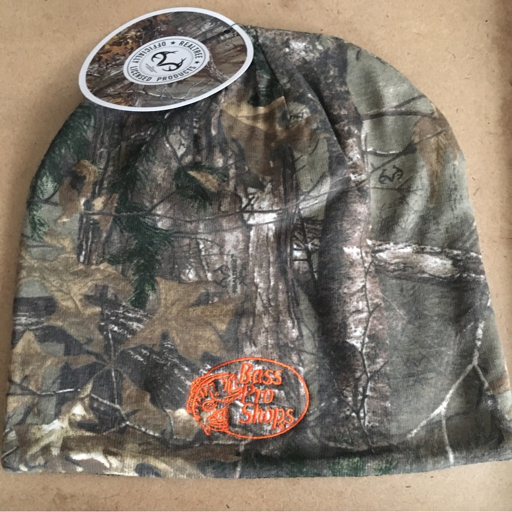 New Bass Pro Shop Adult/Teen Fit Camo Logo Beanie